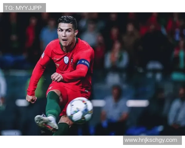 足球巨星登场瞬间震撼全场他们的霸气造型与气场引领潮流